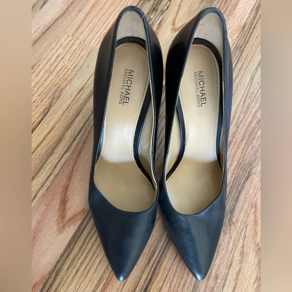 Michael Kors black leather heels 7.5